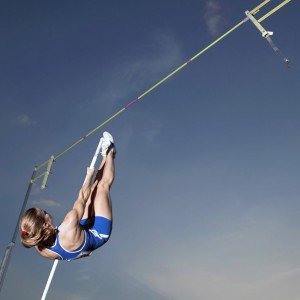 官方娱乐平台-风度与传承，贝林厄姆赛前列队致敬本泽马，风度与传承，贝林厄姆赛前列队致敬本泽马